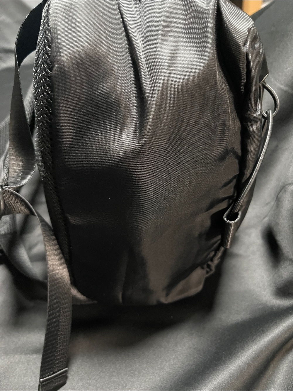 Bearpaw Women’s Bungee Cord Backpack NWOT - Picture 6 of 7